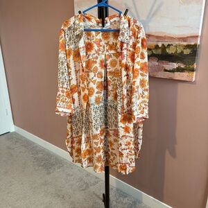 Rose & Olive Buttoned Lightweight Blouse